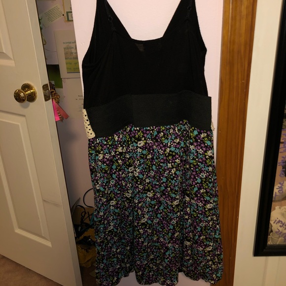 Floral Spaghetti Strap Sundress - Picture 2 of 2